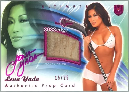 2010 Benchwarmer Ultimate Prop Auto: Lena Yada #15/25 Autograph Wwe Diva