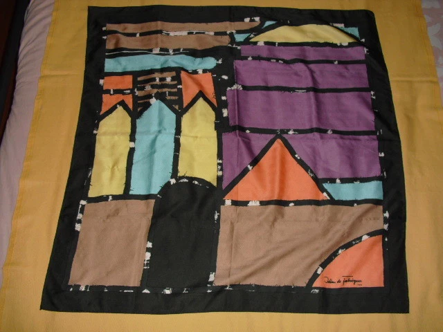 Foulard Vintage JEHAN DE FABREGUES Paris - Taille 76 X 77 Cm - Couleur Rose - Polyester Années 80