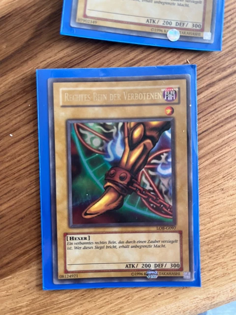 Yugioh Karte – Linkes Bein Der Verbotenen, Gold Rare, Inkl. Ultrapro Toploader