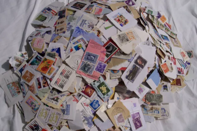 1Kg Kiloware stamps whole world on and of paper