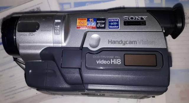 VideoCamera Hi8 Sony usata senza batteria e senza videocassetta CCD-TRV208E PAL