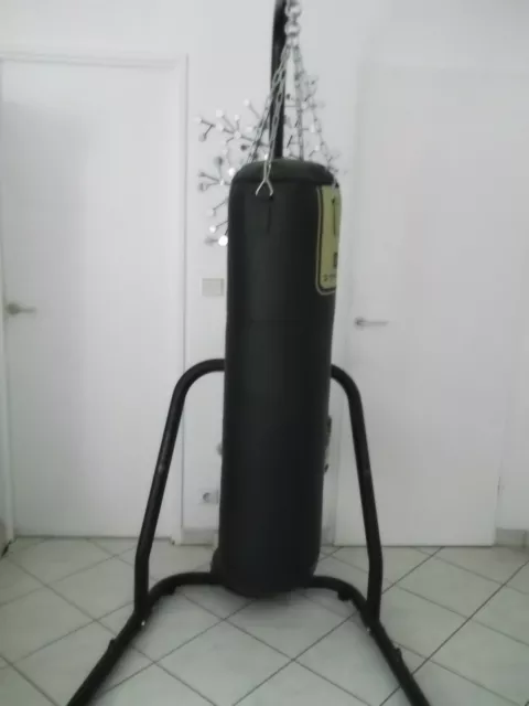 Punching ball sales sur pied decathlon