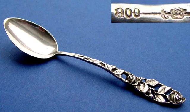 Cucchiaio Svezzamento Neonato In Argento - Forma Anatomica, Antibatterico, Regalo Elegante Con Scatola - Foto 2