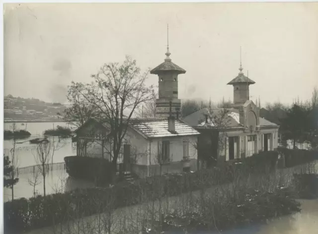 France, Inondations de Lyon de 1910. Vers Parc de Tête d&#039;Or  Vintage silver