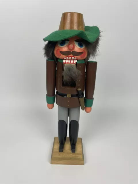 Weihnacht Nussknacker Jäger ca. 33 cm Holz Erzgebirge 50-60 J. alt Braun Grün