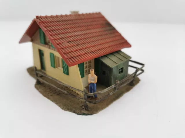 Modelisme  Ferroviaire  Ho  Maison  Avec  Appentis  Et  Personnage- 2