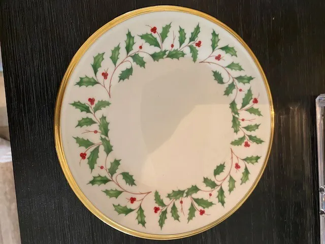 Lenox Christmas China Holiday Pattern 8 in Salad Plate Gold Rim 