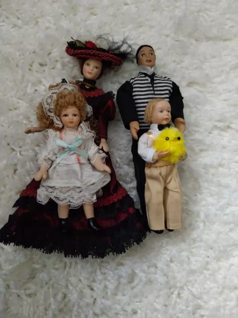 Doll House Dolls