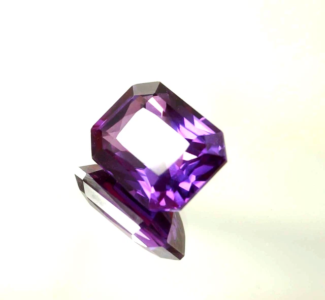 Naturel 9.40 CT Ceylan Bleuet Bleu Violet Saphir Émeraude Gemme 12x10 MM