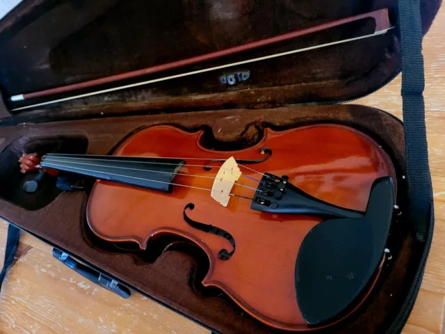 Full Size (4/4) Violin Outfit with Bow & Case (First Act?) - NO RESERVE!