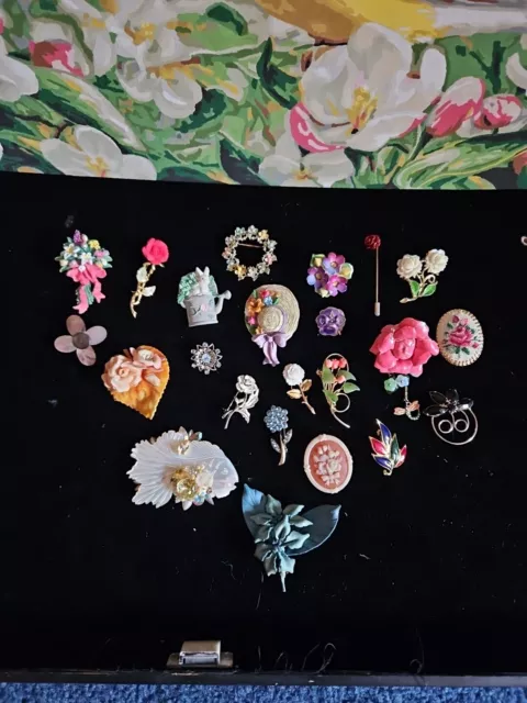 Vintage "Spring Flower" Brooch/pin lot of 23.  England, some handmade, leather
