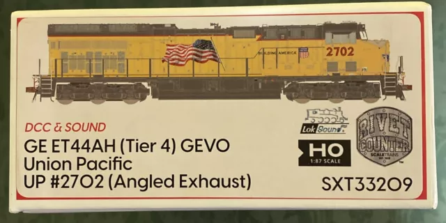 ScaleTrains Union Pacific GE ET44AH Tier 4 GEVO Angled Exhaust DCC LokSound