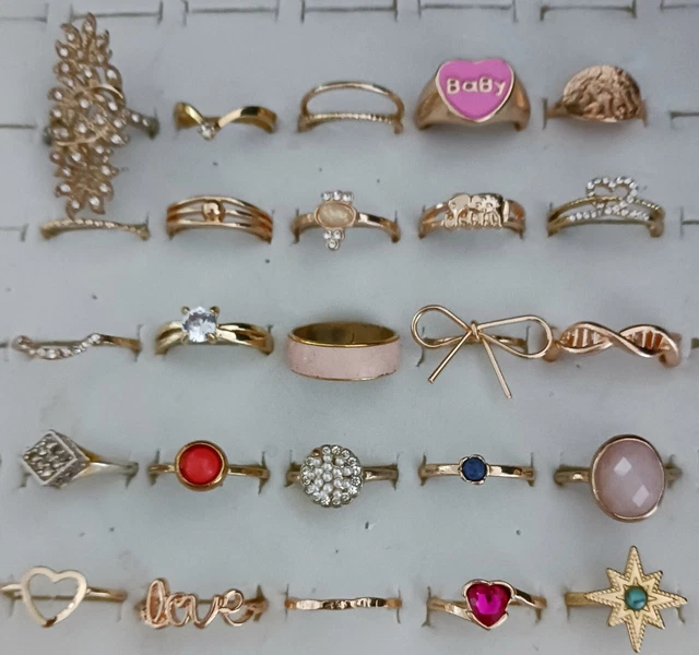 VINTAGE & MODERN COSTUME JEWELLERY GOLD TONE  RINGS JOB LOT. 25 rings