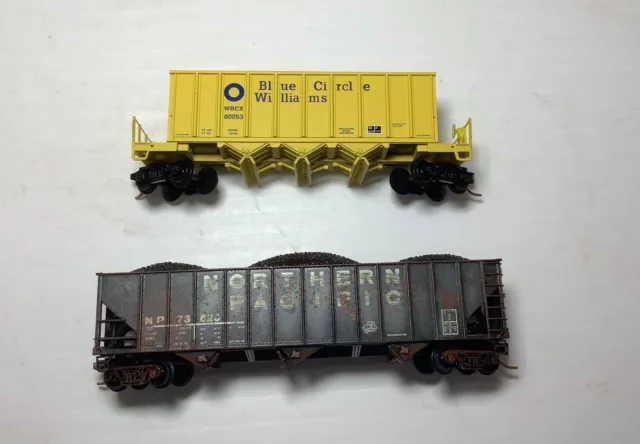 2 Micro Trains Blue Circle Cement & Northern Pacific N Scale Hoppers