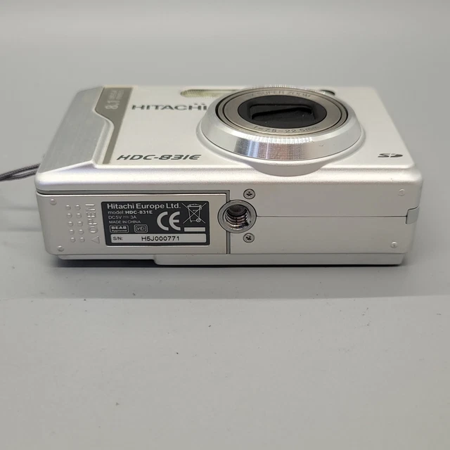 Hitachi HDC-831E 8,1 megapixel fotocamera digitale compatta argento testato 4