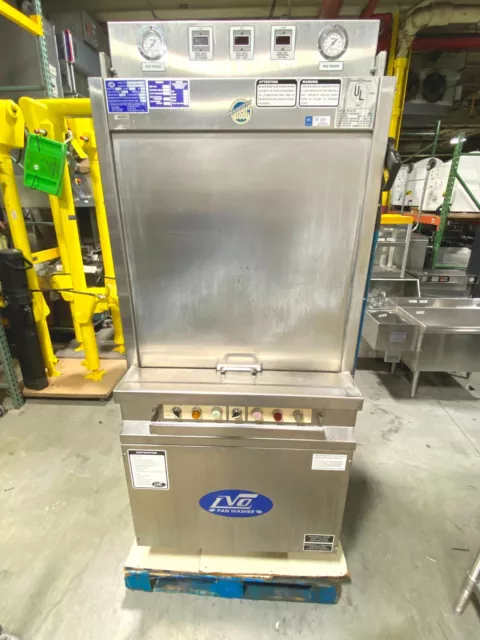 Dishwasher/ LVO FL14G Full-Sheet Pan Washer/ GAS