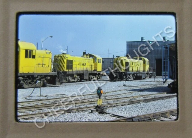 Original '74 Kodachrome Slide RS Roberval Saguenay 101 SW9 20 RS2 Yard     38T21