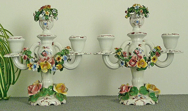 27cm ANCIEN PAIRE DE BOUGEOIRS CANDÉLABRES EN PORCELAINE FLEURS JACOB PETIT XIX?