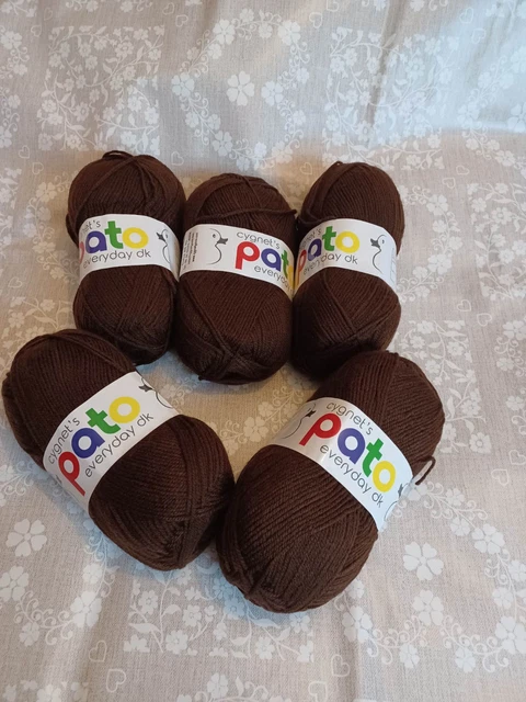 Cygnet Everyday Pato Yarn - Shade 979 Chocolate  5x 100g balls - 500g Joblot