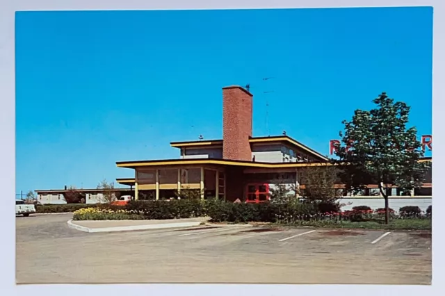 Tour-Inn Motor Court & Restaurant New Castle Delaware 1960’s Vintage Postcard