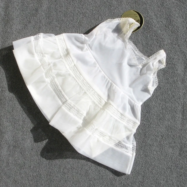 Authentique petite robe blanche avec jupon en dentelle AZAIS - 1 an