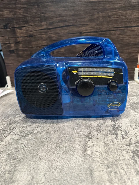 Freeplay FPR2 Self Powered AM/FM Radio Solar Crank Blue  works great