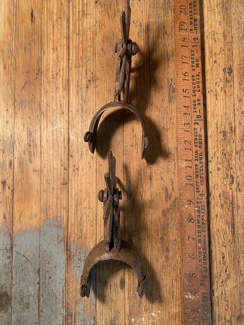 ANTIQUE 1800’s HUGE CAST IRON 5" ROWEL CHIHUAHUA MEXICAN PAIR OF SPURS 3