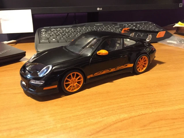 AUTOart Porsche 911 GT3 RS grün 77992