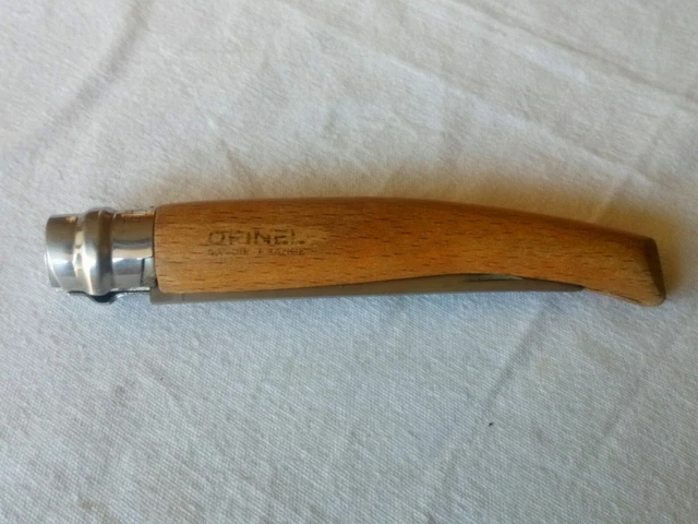 opinel n°8 manche en bois acajou, filets en peuplier et résine