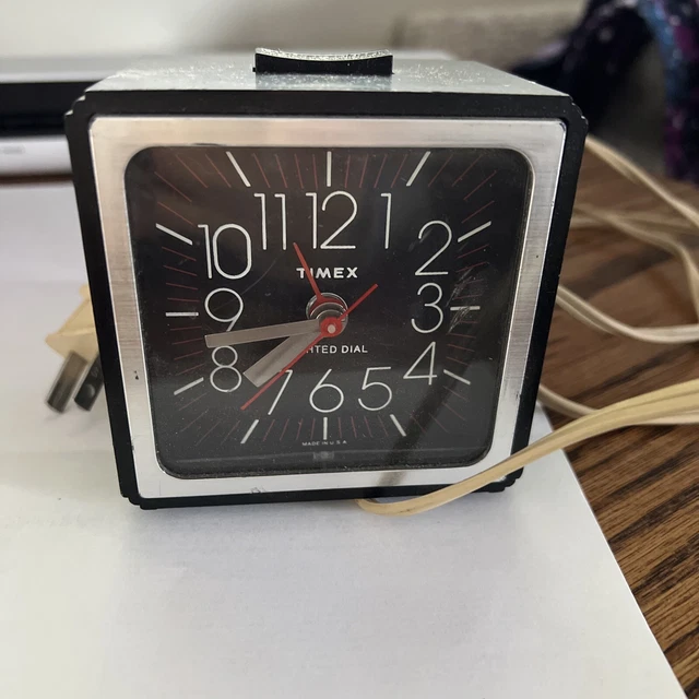 VINTAGE TIMEX ALARM Clock Model Lighted Dial Working 3.50 PicClick