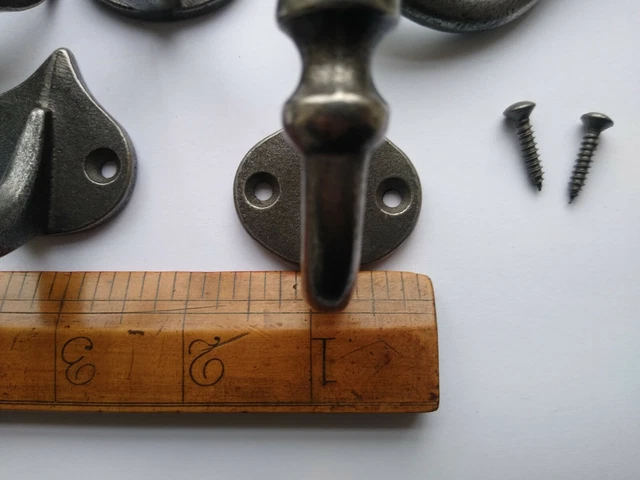 5 X St Ives Cast Iron Acorn Coat Hooks. 3