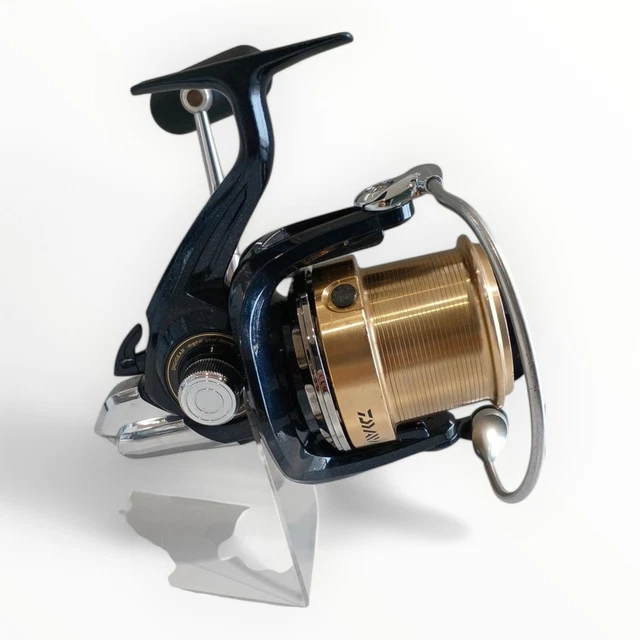 DAIWA DAIWA SPINNING reel 17 wind cast 4000QD $189.13