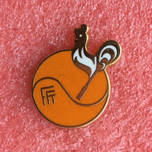PINS MAGASIN GALERIES lafayette arthus bertrand EUR 3,99 - FR