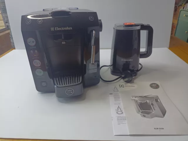 Lavazza A Modo Mio Electrolux Coffee Machine ELM5250 + Manual little use