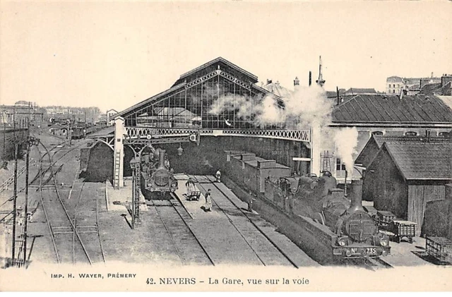 58 - NEVERS - SAN49601 - La Gare - Vue sur la voie - Train