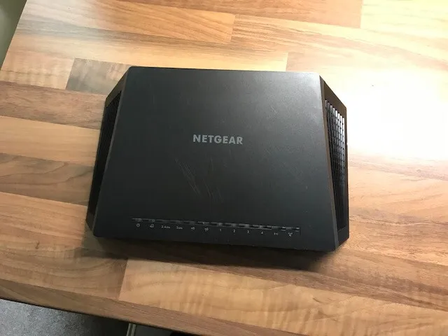 Netgear Nighthawk AC1900 R7000 router WiFi intelligente 3