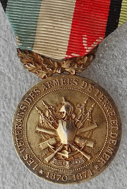 MÉDAILLE DU TRAVAIL SOVIÉTIQUE RUSSE URSS pour le développement des