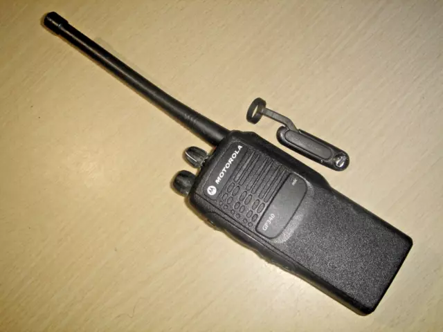 Motorola GP340 VHF 136-174MHz c/w antenna,  battery & beltclip #2