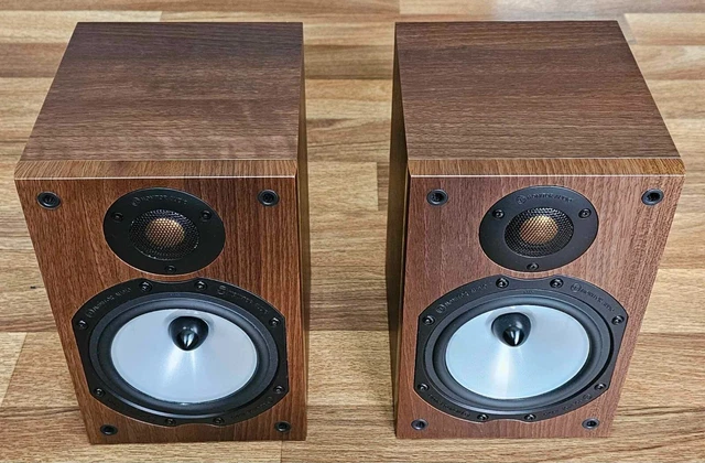 MONITOR AUDIO MR1 BOOKSHELF HiFi  STEREO SPEAKERS IN WALNUT FINISH 70w 6 Ohms