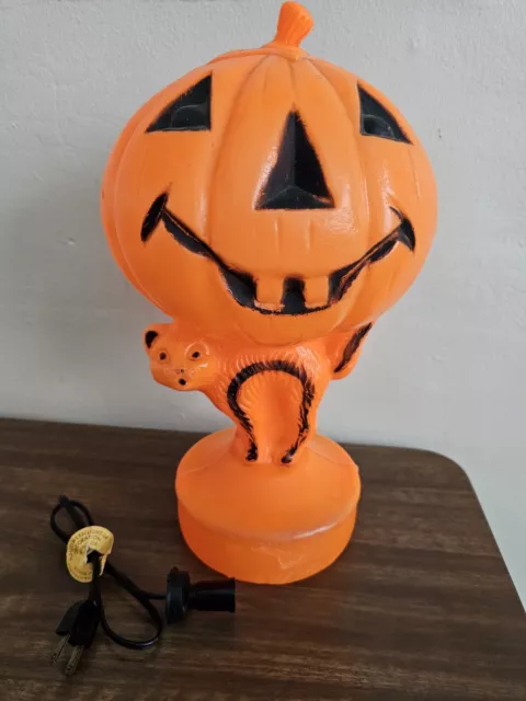 Vintage Light Up Bayshore Halloween Blow Mold Pumpkin Jack O Lantern Cat working