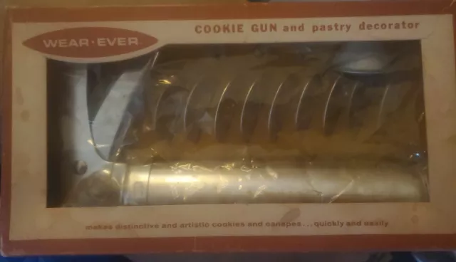 Vintage Wear-Ever Cookie Gun & Pastry Decorator Complete W/ Box, and All Attachm