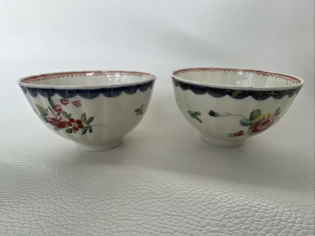 Beautiful Pair Of Antique 18th Century Chinese Floral Tea Bowls - Circa 1725