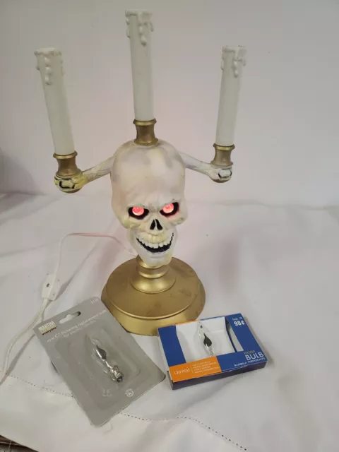 Skull Candelabra 3 Arm  Lighted Glowing Eyes Vintage Trendmasters 1994 Halloween