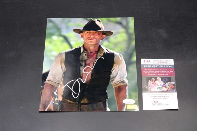 Daniel Craig Signed 8x10 Photo Autograph JSA COA D8636