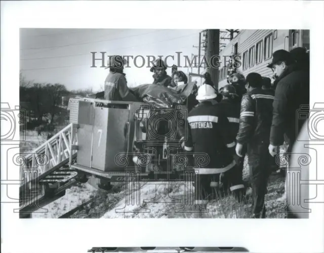 LARGE 1993 Press Photo Railroad Accident Chicago - SSA12605