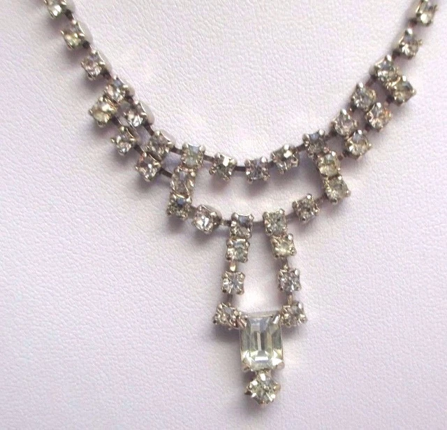 Collier Vintage Argenté Avec Cristaux Et Topaze - Bijou Ancien N°2828 - Parfait état, Occasion