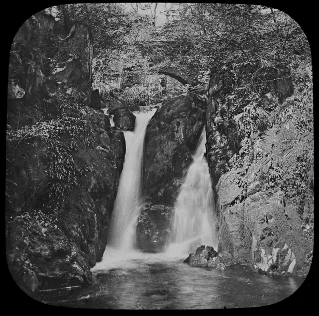 RYDALL PARK WATERFALL C1887 ANTIQUE Magic Lantern Slide LAKE DISTRICT PHOTO