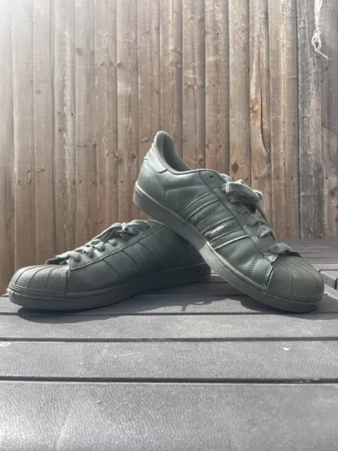ADIDAS PHARRELL WILLIAMS Mens Size 6 Superstar Equality Purple