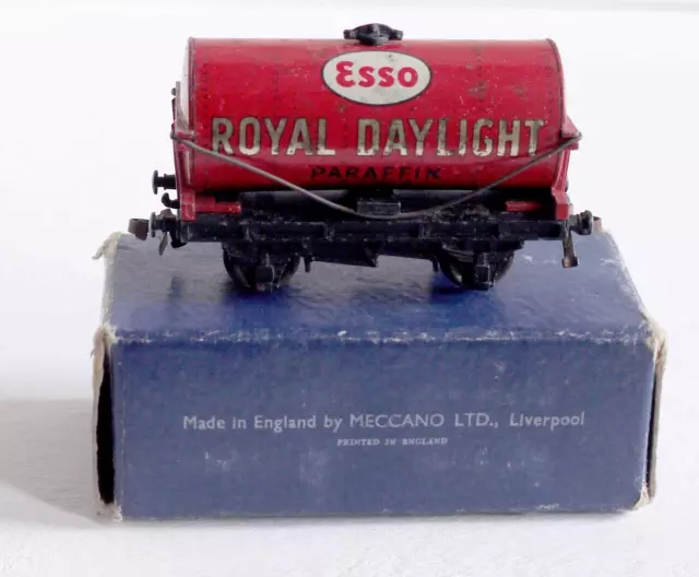 Hornby Dublo (3 Rail) D1 (32070)  Short Tank Wagon -Esso Royal Daylight  (Boxed)