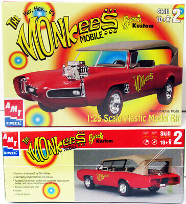 THE MONKEES Monkeemobile Johnny Lightning Hollywood on Wheels diecast Real Wheels Series with Peter Tork trading card 